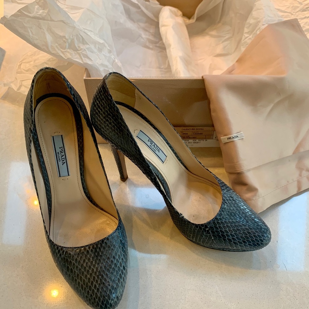Prada Calzature Donna snakeskin pumps